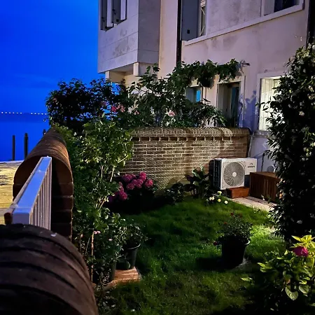 Venezia,giudecca Con Giardino Privato Venice